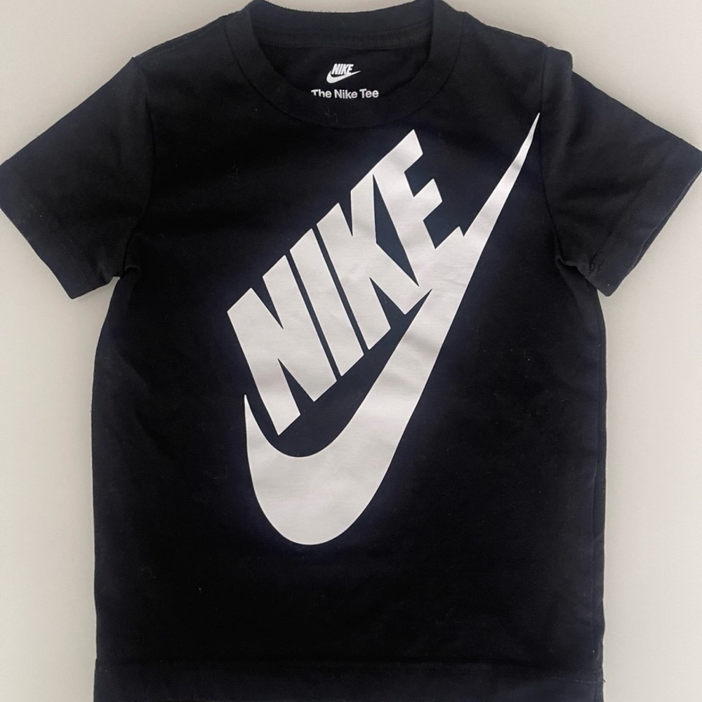 Nike Toddler Black T-Shirt Size 4T